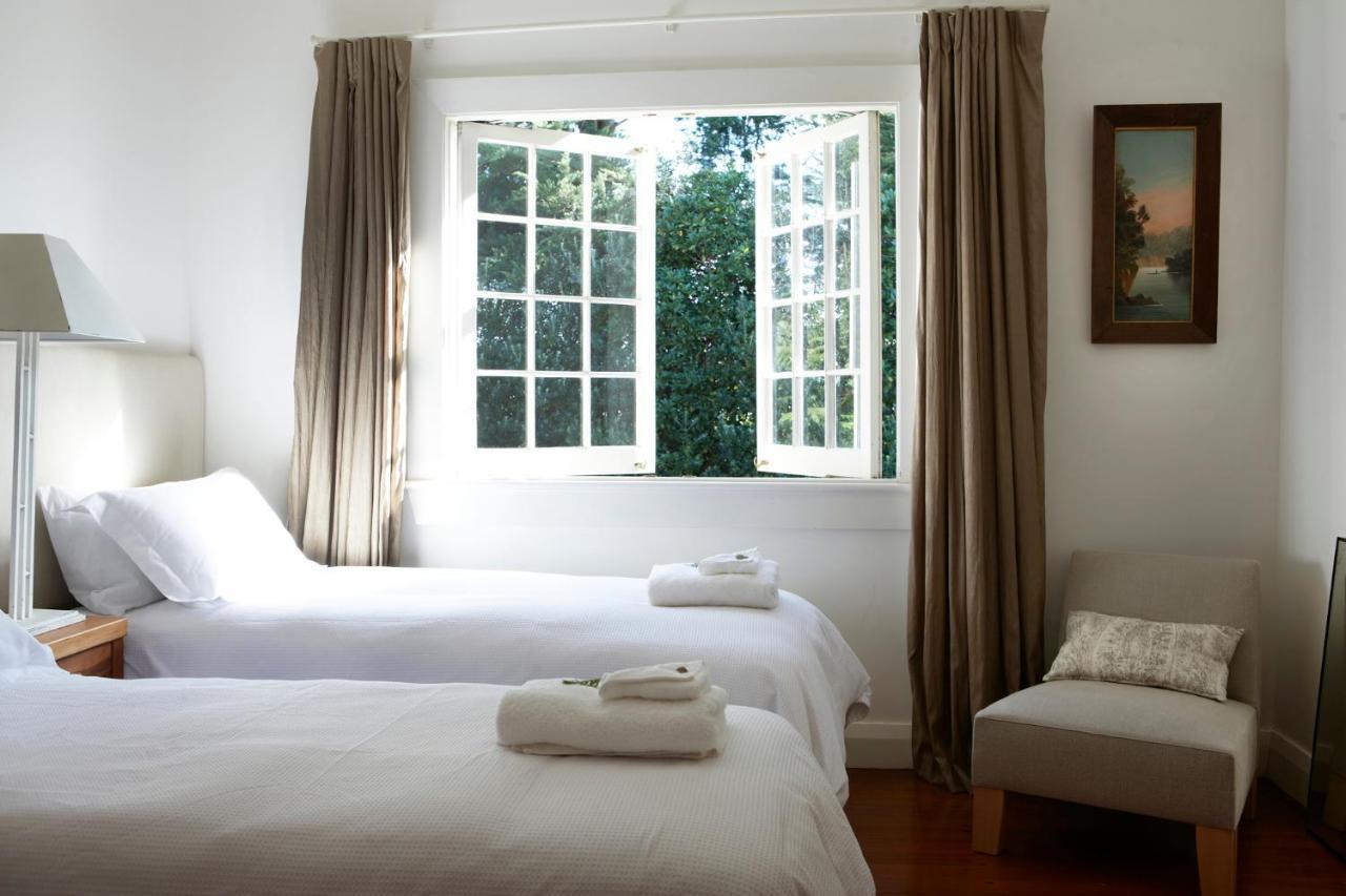 Hiwi At Tahi - Luxury Bungalow With Seaviews Pataua Экстерьер фото